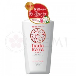 LION Увлажняющее жидкое мыло для тела Hadakara с ароматом изысканного цветочного букета